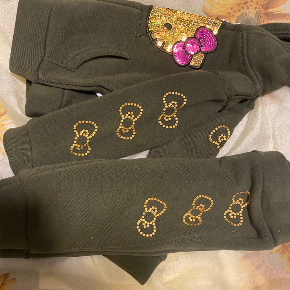 Hello kitty sweat suit - Picture 2 of 6
